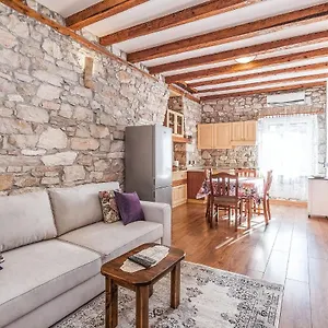 https://bruna-porec.in-istria.net